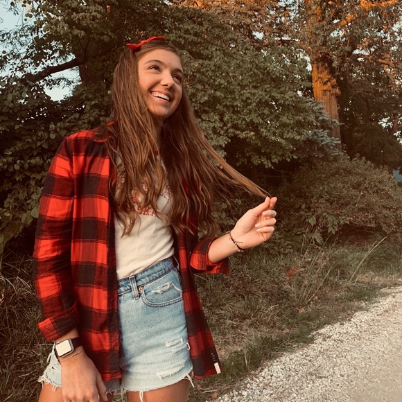 Meet your Posher, Megan - Picture 1 of 7